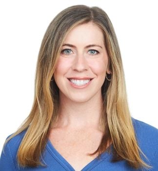 zoe-fienman-headshot