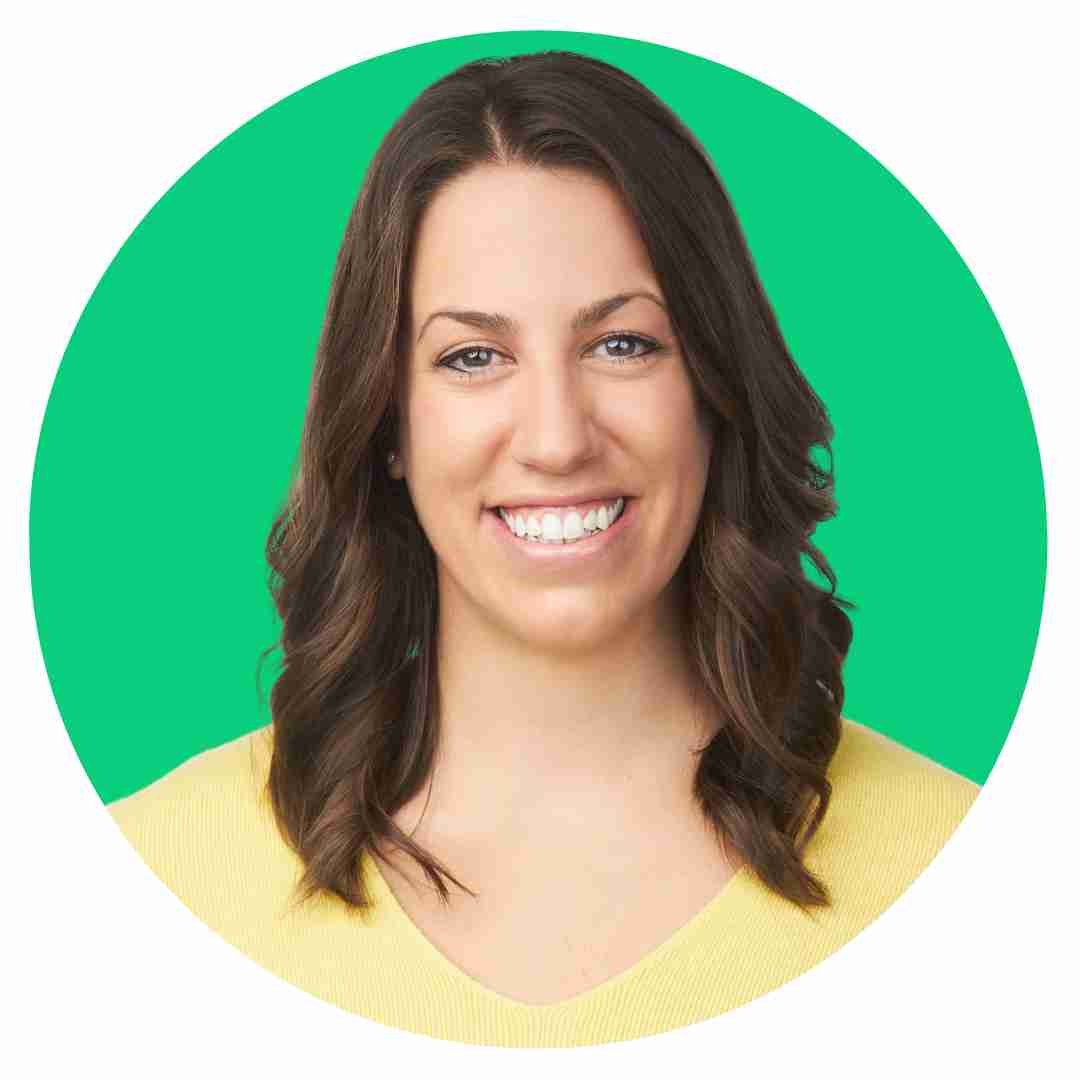 Shannon Headshot Green Circle