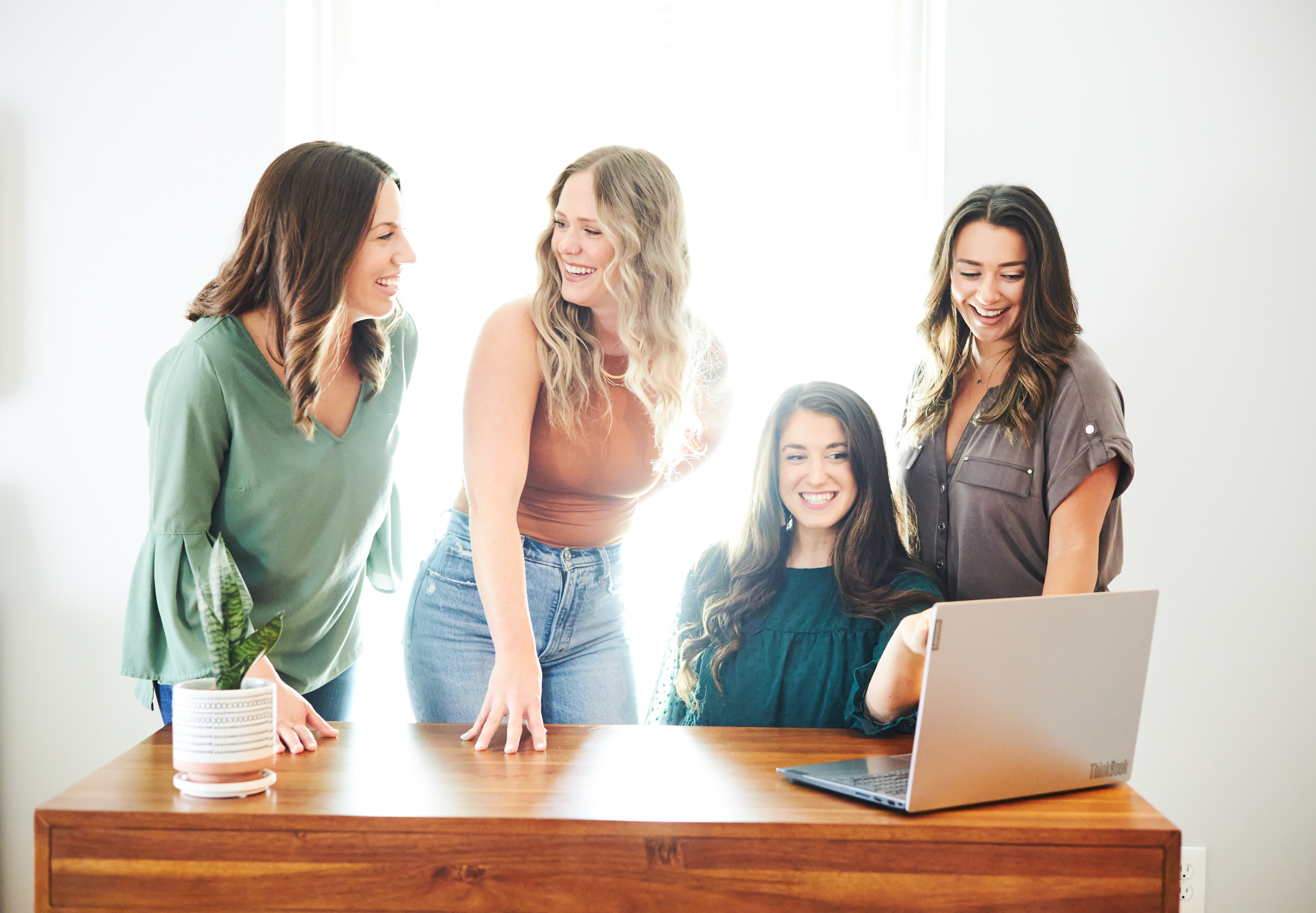 group-working-on-computer