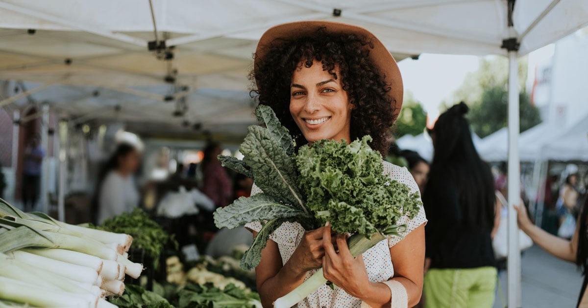 woman at farmers market